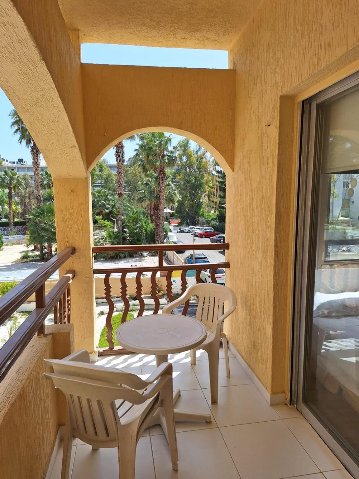Terpsichore Holiday Apts Limasol Buitenkant foto