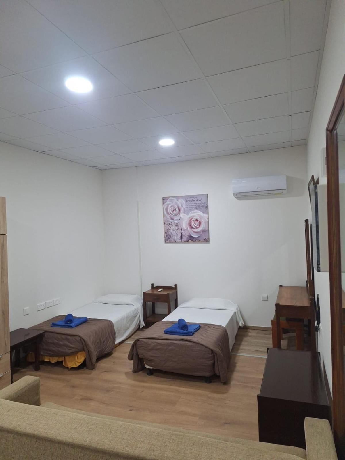 Terpsichore Holiday Apts Limasol Buitenkant foto