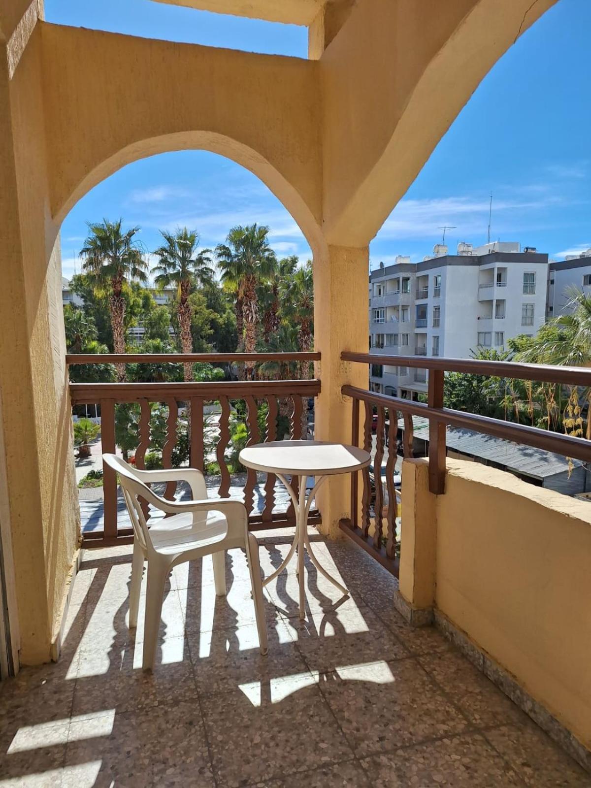 Terpsichore Holiday Apts Limasol Buitenkant foto